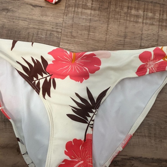 Floral Print Bikini Set - Picture 2 of 5